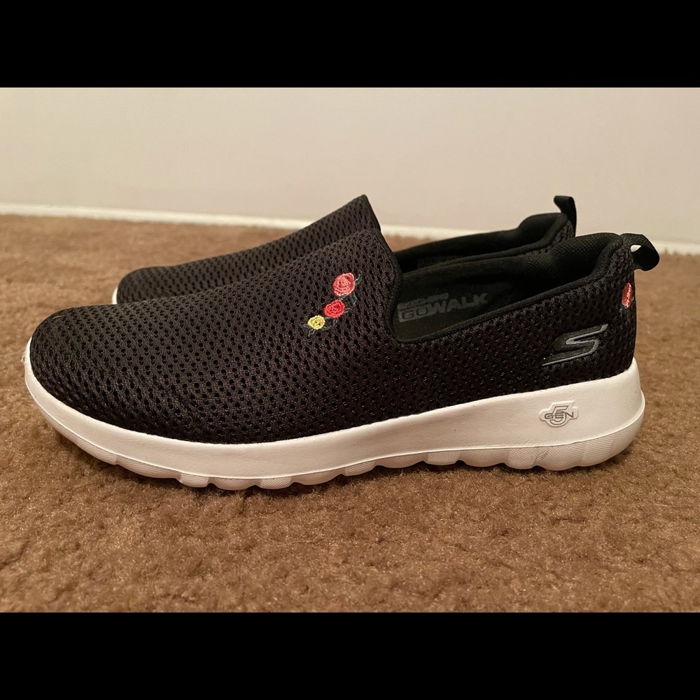 Skechers